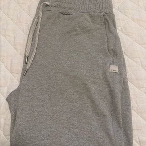 Vuori performance jogger, long, size small, pale grey heather